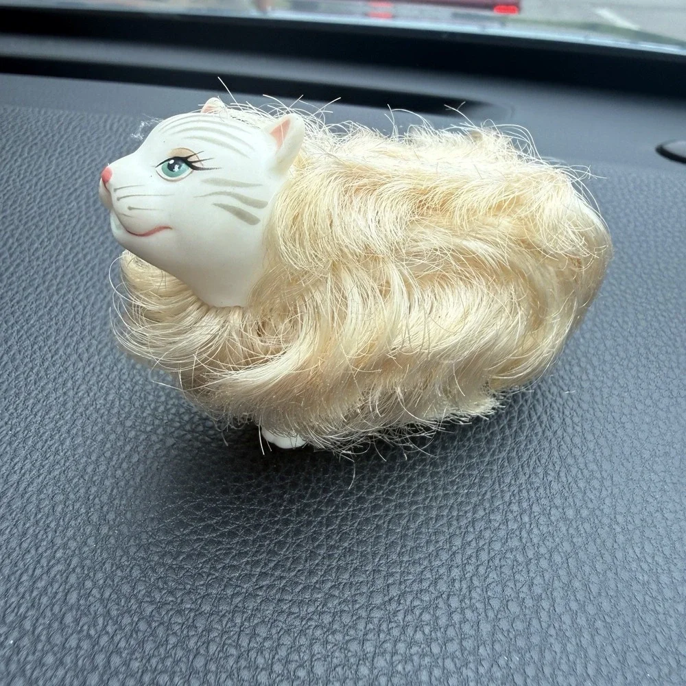 Vintage 2000 Barbie Pet Kitty Cat Marshmallow Drinks &‎ Wets Brushable Long Hair